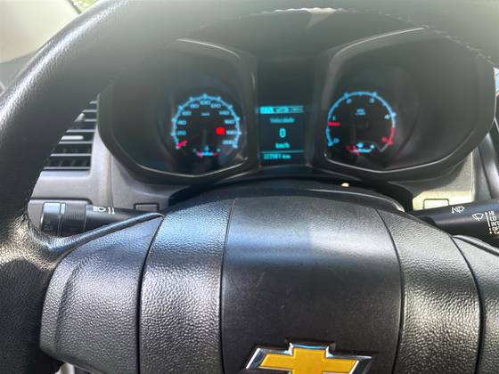 CHEVROLET S10 2.8 LS 4X4 CD 16V TURBO DIESEL 4P MANUAL CHEVROLET S10 2.8 LS 4X4 CD 16V TURBO DIESEL 4P MANUAL